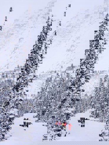 加拿大班夫三大国家公园+露易丝湖+明尼万卡湖+大理石峡谷3天2晚跟团游