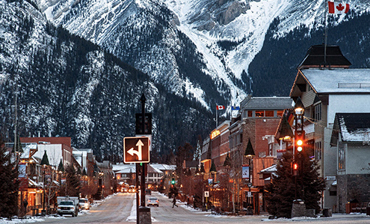 （冬季班夫Banff）保证入住一晚路易斯湖费尔蒙城堡落基山浪漫赏雪&气泡湖奇境之旅 4 日3晚