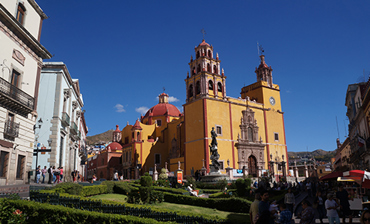 墨西哥城日月金字塔&瓜达卢佩圣母大教堂&霍奇米尔科超值4天3夜游

