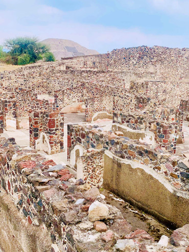 墨西哥城天使之城普埃布拉+乔鲁拉大金字塔一日游

